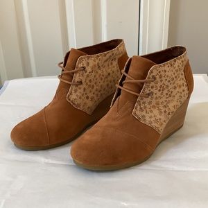 Toms Suede Lace-Up Wedge Bootie, Size 10